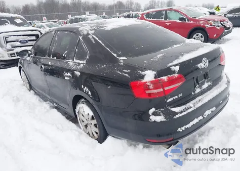 2015 Volkswagen Jetta 1.8T Se z USA, uszkodzony, nr VIN 3VWD17AJ8FM321933